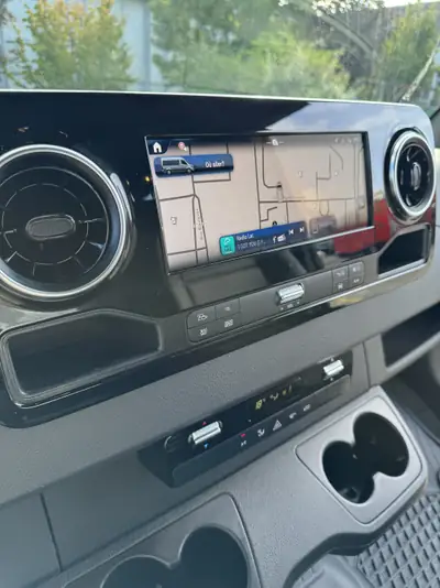 Mercedes-Benz Sprinter 319 CDI Pro — Utilitaire polyvalent 190 ch, charge maximale, faible kilométrage — Miniature 19