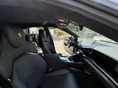 Ferrari Purosangue 6.5 V12 — Le SUV sportif ultime, 719 ch et seulement 2500 km — détail