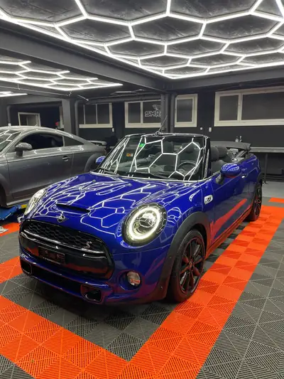 MINI Cabrio 2.0i Cooper S — Cabriolet sportif, 60 000 km, transmissions automatique — tableau de bord