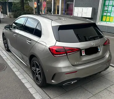 Mercedes-Benz A 250e AMG Line — Hybride rechargeable, 59 000 km seulement — Detail