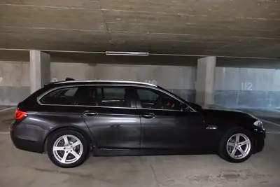 BMW 525d xDrive — Berline Break diesel performante, première main, entretien complet — intérieur