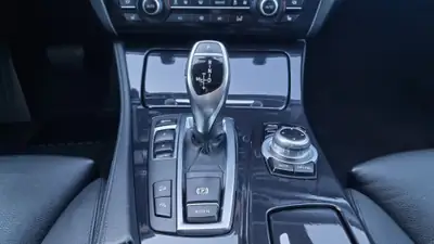 BMW 525d xDrive — Berline Break diesel performante, première main, entretien complet — Miniature 14