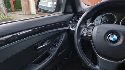 BMW 525d xDrive — Berline Break diesel performante, première main, entretien complet — Miniature 19