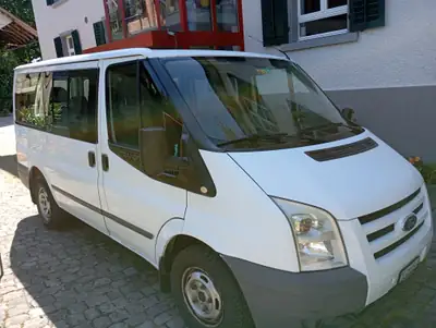 Ford Transit 2.2 TDCi 115 Trend — Utilitaire polyvalent, sans accident, 282'000 km — Außenansicht