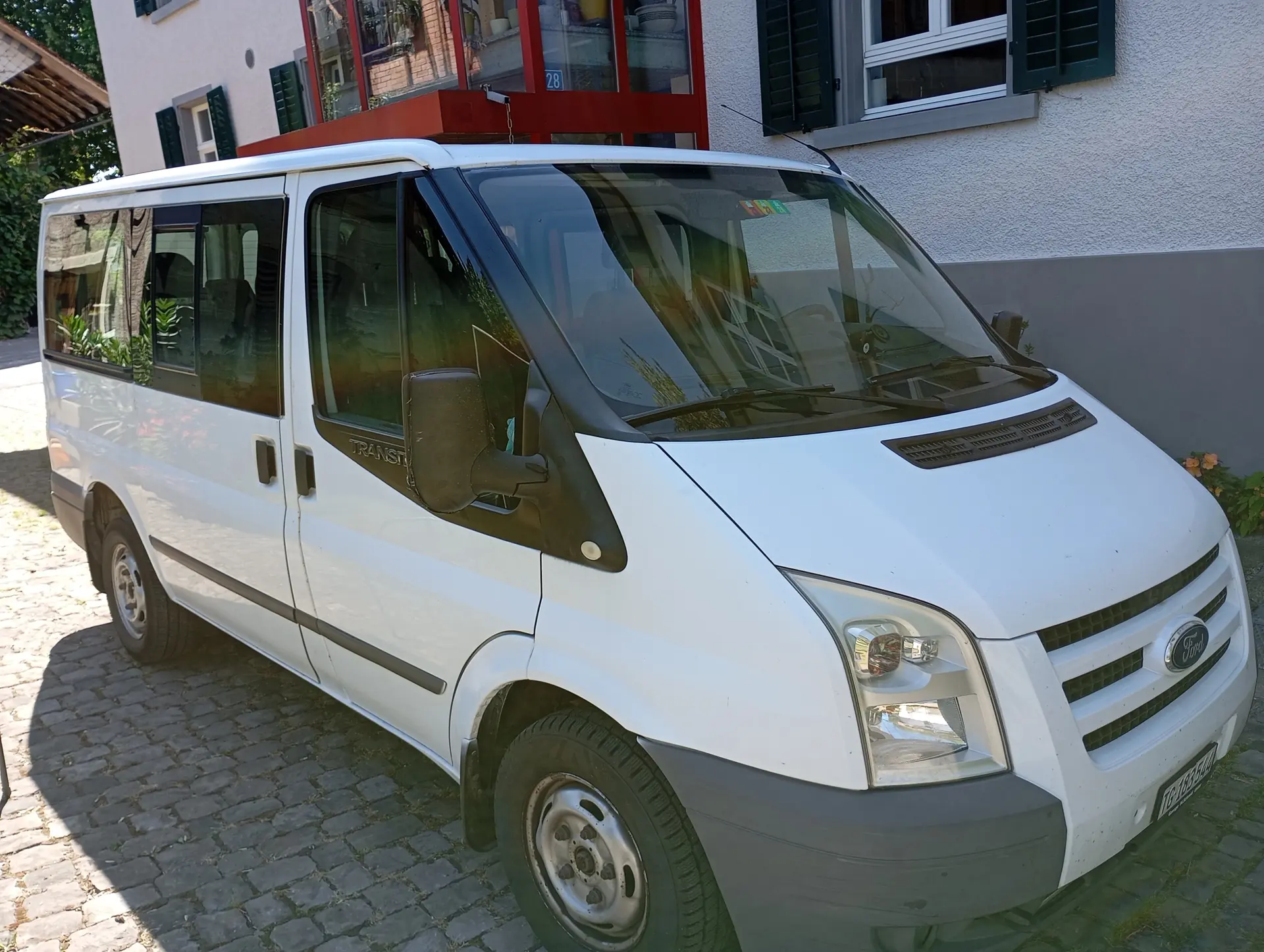 Ford Transit 2.2 TDCi 115 Trend — Utilitaire polyvalent, sans accident, 282'000 km — Außenansicht