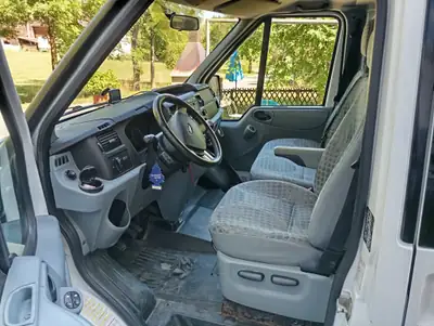 Ford Transit 2.2 TDCi 115 Trend — Utilitaire polyvalent, sans accident, 282'000 km — Detail