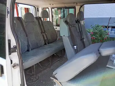 Ford Transit 2.2 TDCi 115 Trend — Utilitaire polyvalent, sans accident, 282'000 km — Armaturenbrett
