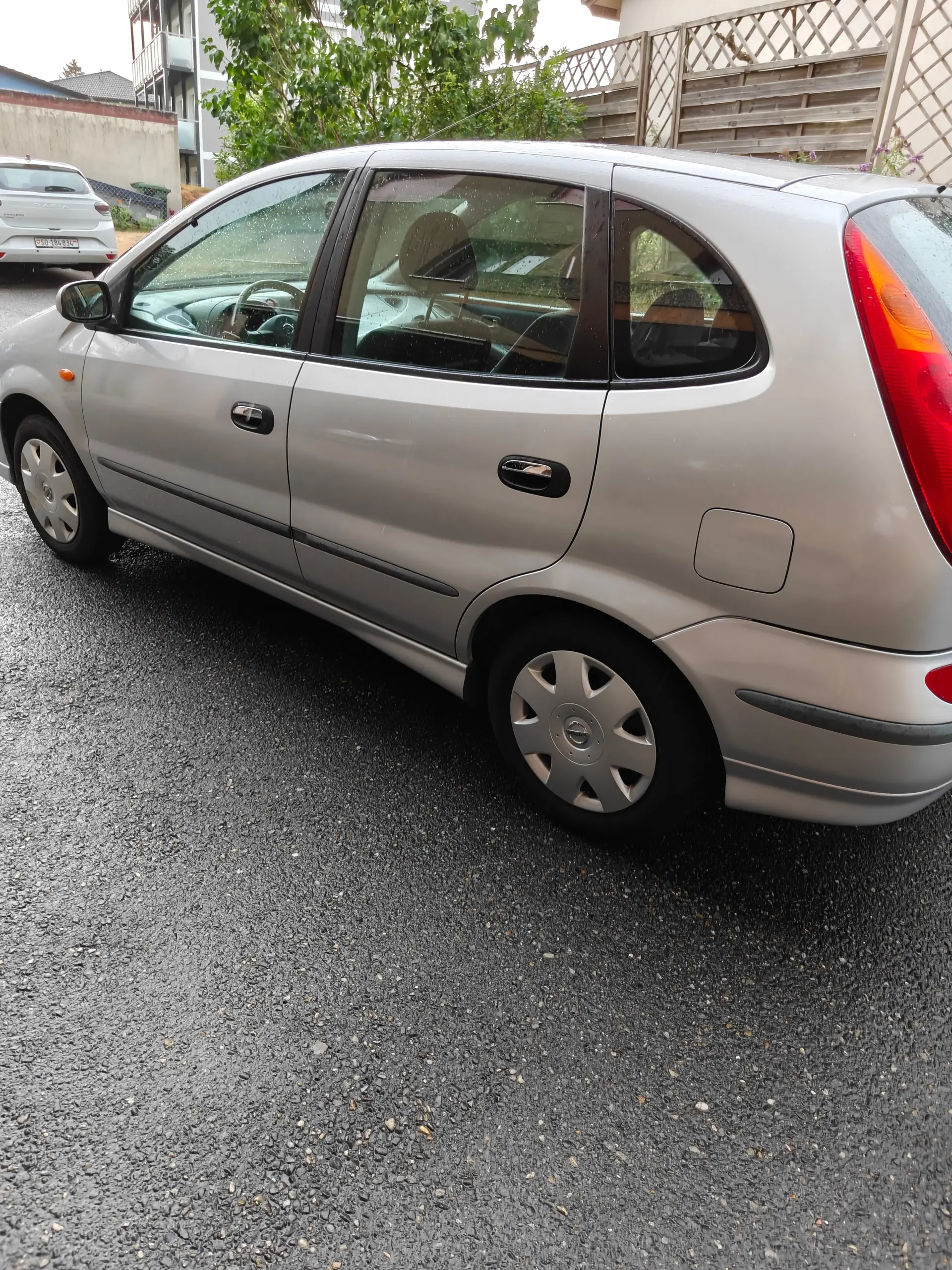 Nissan Almera 2005 occasion Studen — 1
