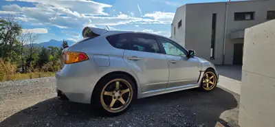 Subaru Impreza 2.5 T Sport — Berline sportive turbo, transmission manuelle, 72000 km — fianco