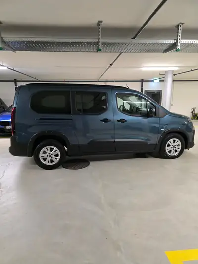 Peugeot Rifter 1.5 BlueHDi 130 — Monospace polyvalent, diesel efficace et peu kilométré — rear view