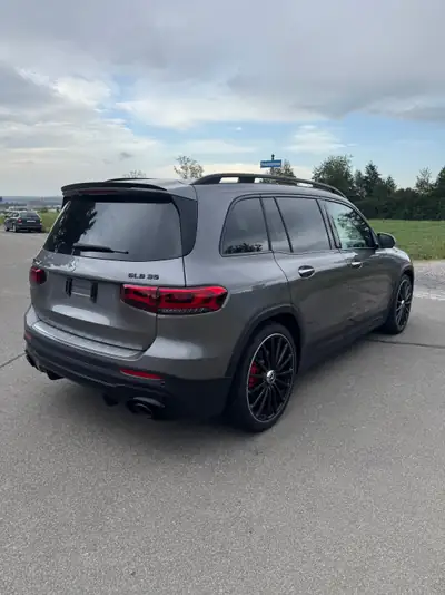 Mercedes-Benz GLB 35 AMG 4matic — Performance et polyvalence en 306 ch — detail
