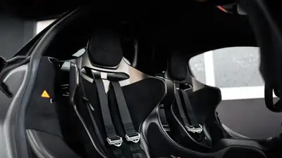 McLaren 620R — Édition limitée 1/225, 620 ch de pure performance — Miniatur 10