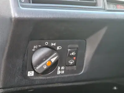 Mercedes-Benz 190 E 2.5-16 — Berline sportive des années 90, moteur atmosphérique 195 ch — Miniatur 10
