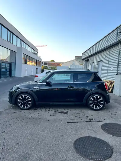 MINI Cooper S 2022 — Sportive urbaine premium, 23'000 km seulement — Heckansicht