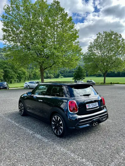 MINI Cooper S 2022 — Sportive urbaine premium, 23'000 km seulement — Seitenansicht