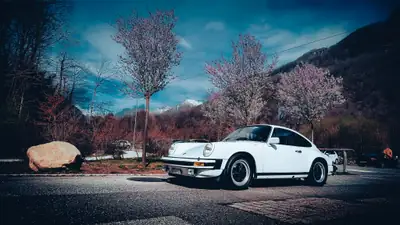 Porsche 911 Carrera 3.0 Coupé 1977 — Légende des années 70, kilométrage d'origine exceptionnel — vista esterna