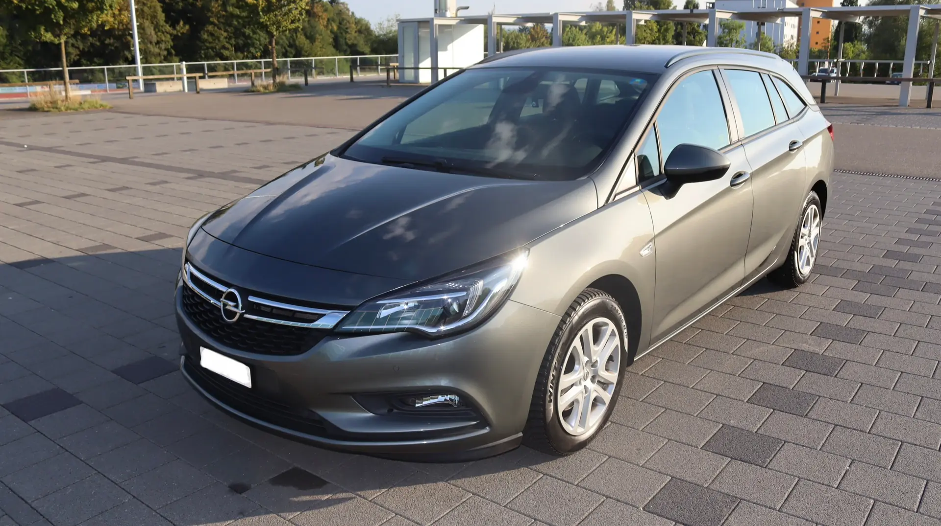 Opel Astra Sports Tourer 1.6 CDTi Automatik — Break diesel économique, contrôle technique neuf