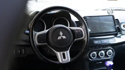 Mitsubishi Lancer Evo X Final Edition — Sportive légendaire, 295 ch et transmission manuelle — Miniature 9