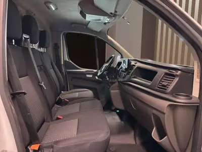 Ford Transit Custom Van 280 L1H1 — Utilitaire polyvalent diesel, 92 000 km — Detail