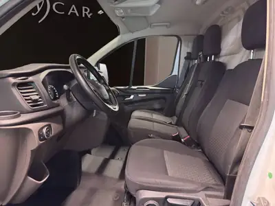 Ford Transit Custom Van 280 L1H1 — Utilitaire polyvalent diesel, 92 000 km — Armaturenbrett
