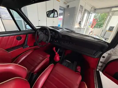 Porsche 911 Carrera Turbo-look 1984 — Légende des années 80, exemplaire expertisé — détail