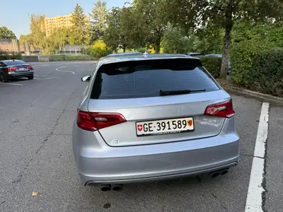 Audi S3 Sportback S-Line 2.0 TFSI — Compacte sportive quattro, 301 ch dynamiques — Miniature 9