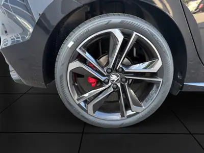 Skoda Fabia 1.5 TSI 130 DSG — Citadine dynamique, garantie 5 ans et faible kilométrage — Miniature 26