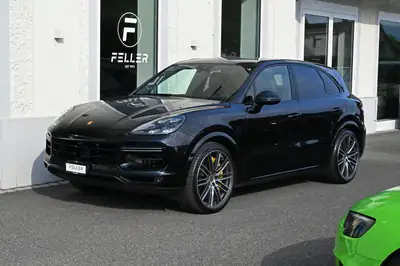 Porsche Cayenne Turbo 2020 — SUV haute performance, 550 ch et garantie Porsche Approved — vue extérieure