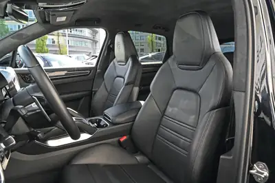 Porsche Cayenne Turbo 2020 — SUV haute performance, 550 ch et garantie Porsche Approved — Miniature 12