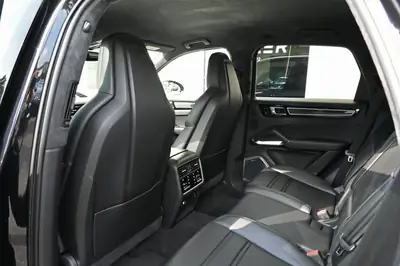 Porsche Cayenne Turbo 2020 — SUV haute performance, 550 ch et garantie Porsche Approved — Miniature 19