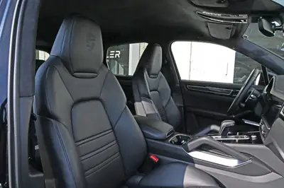 Porsche Cayenne Turbo 2020 — SUV haute performance, 550 ch et garantie Porsche Approved — Miniature 26