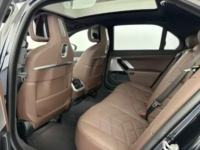 BMW 740d xDrive 48V M Sport 2025 — Berline premium diesel hybride, quasi neuve — détail