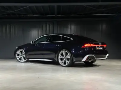 Audi RS7 Sportback MHEV 2019 — Berline haute performance, 600 ch hybride rechargeable — côté