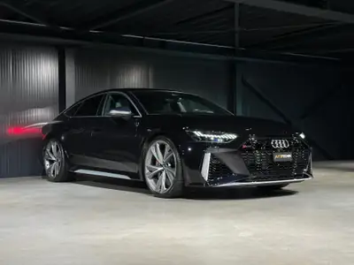 Audi RS7 Sportback MHEV 2019 — Berline haute performance, 600 ch hybride rechargeable — tableau de bord