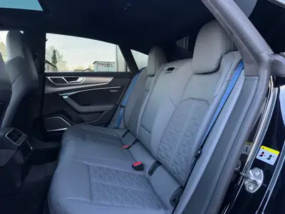 Audi RS7 Sportback MHEV 2019 — Berline haute performance, 600 ch hybride rechargeable — Miniature 12