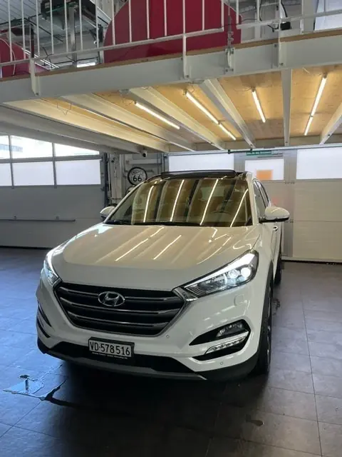 Hyundai Tucson 1.6 Turbo — SUV compact robuste, 5 portes automatique, accident-free