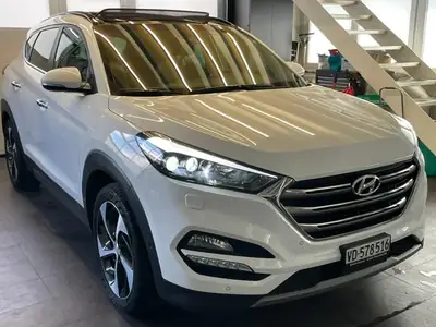 Hyundai Tucson 1.6 Turbo — SUV compact robuste, 5 portes automatique, accident-free — Armaturenbrett