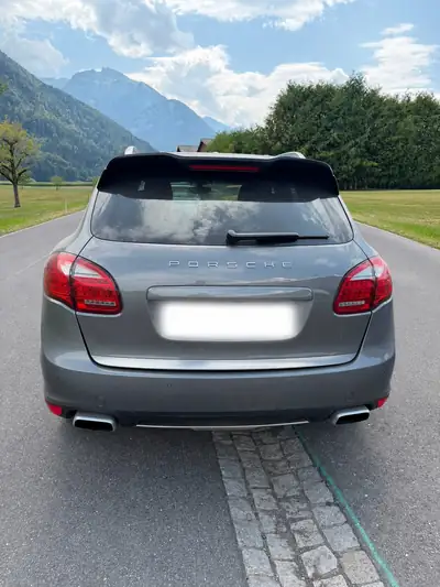 Porsche Cayenne 4.8 V8 S — SUV sportif 400 ch, transmission Tiptronic, sans sinistre — exterior view