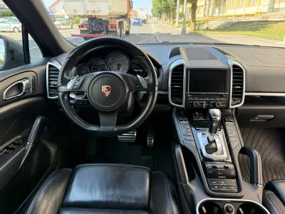 Porsche Cayenne 4.8 V8 S — SUV sportif 400 ch, transmission Tiptronic, sans sinistre — side view
