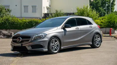 Mercedes-Benz A 45 AMG 4Matic — Performance 360 ch, état d'origine impeccable — vue extérieure