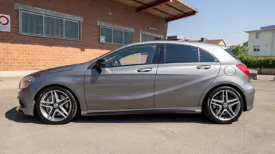 Mercedes-Benz A 45 AMG 4Matic — Performance 360 ch, état d'origine impeccable — intérieur