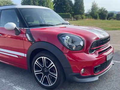 MINI Countryman JCW ALL4 — SUV compact sportif, toit panoramique, transmission automatique — interni