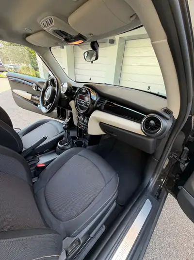 MINI Cooper One D — Citadine diesel économique, 78'000 km, sans sinistre — dashboard