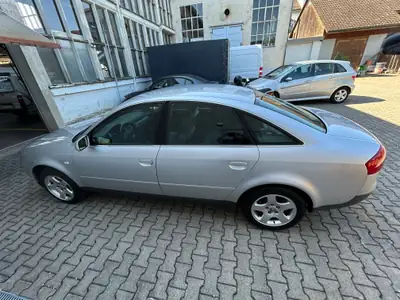 Audi A6 2.8 E V6 30V — Berline élégante, motorisation prestigieuse, 132 500 km seulement — cruscotto