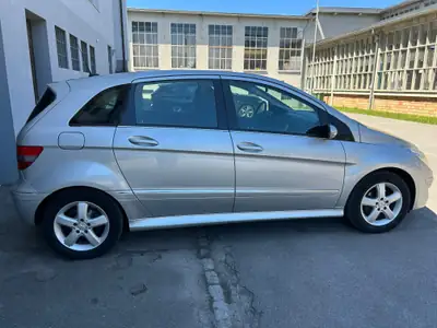 Mercedes-Benz B 200 — Monospace compact fiable, faible kilométrage et contrôle technique valide — vista posteriore