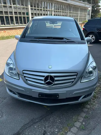 Mercedes-Benz B 200 — Monospace compact fiable, faible kilométrage et contrôle technique valide — Miniatura 9