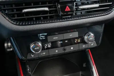 Skoda Fabia 1.0 TSI Monte Carlo DSG — Citadine dynamique, garantie 5 ans, peu kilométrée — Miniature 20