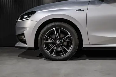 Skoda Fabia 1.0 TSI Monte Carlo DSG — Citadine dynamique, garantie 5 ans, peu kilométrée — Miniature 25