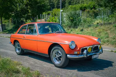 MG MGB GT 1973 — Coupé britannique vintage au moteur révisé, 48 000 km — Miniatura 10