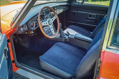 MG MGB GT 1973 — Coupé britannique vintage au moteur révisé, 48 000 km — Miniatura 13
